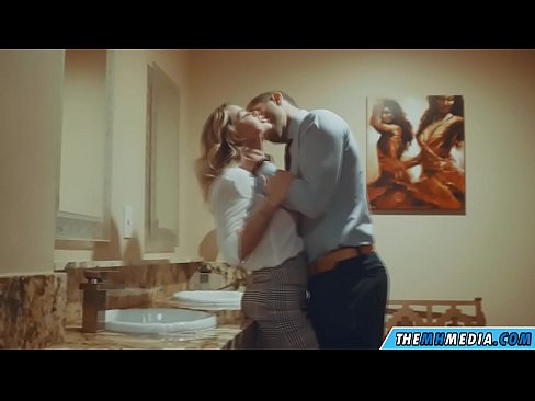 ❤️ Když vás na veřejných záchodcích svádí prsatá blondýna. ️❌ Sex u nás cs.drpornofilme.ru ﹏